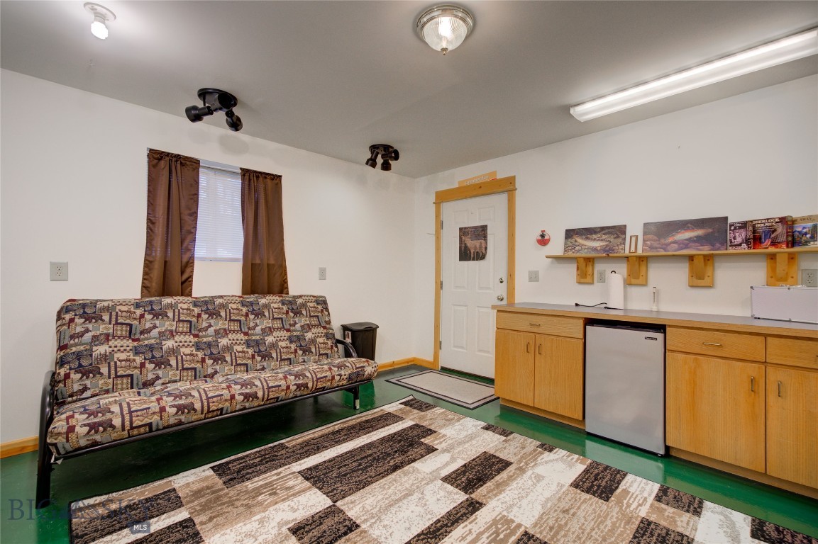 13 Coachman Lane
