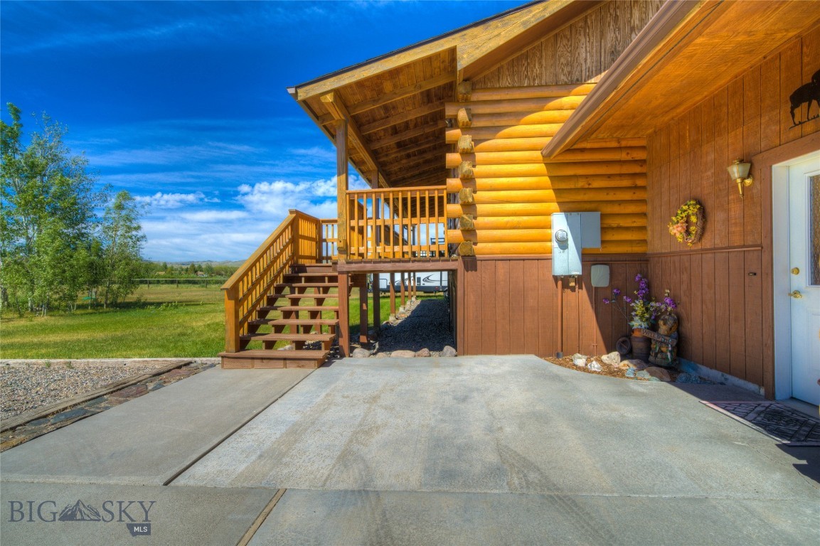 13 Coachman Lane