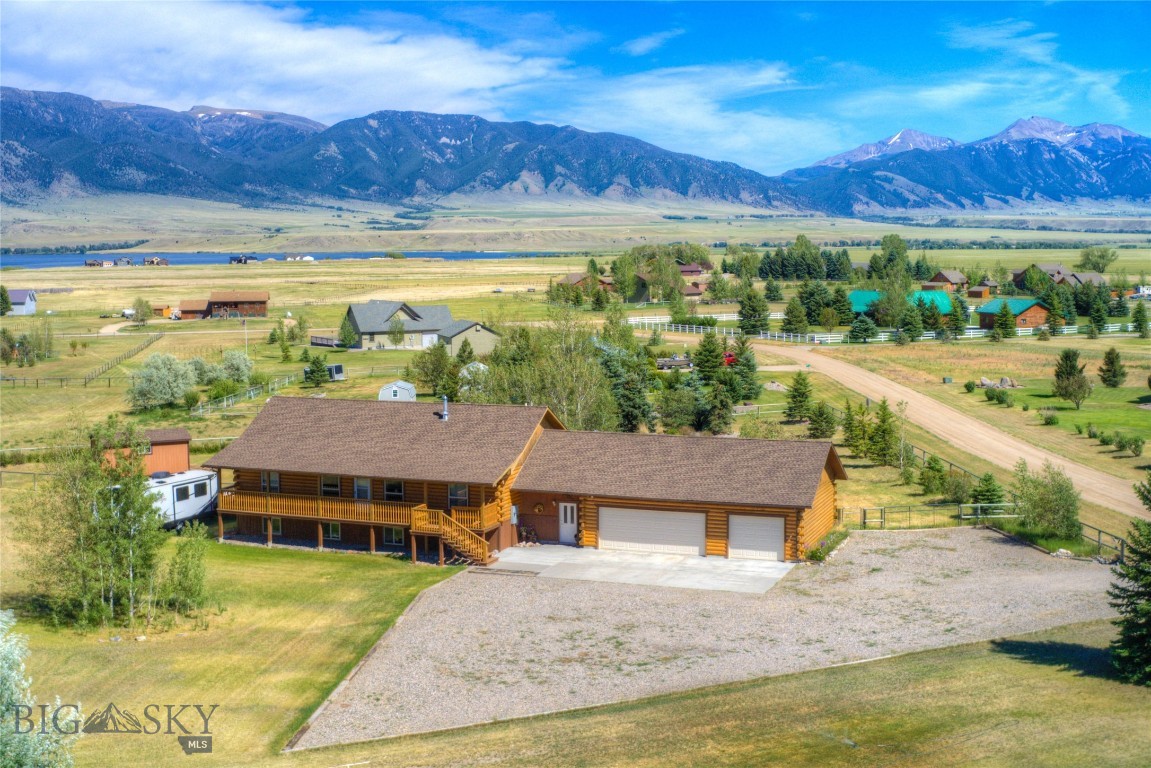 13 Coachman Lane