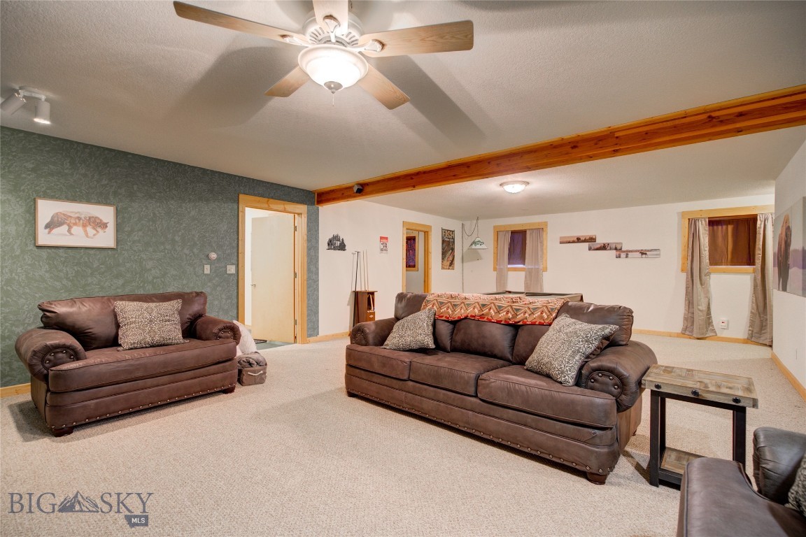 13 Coachman Lane