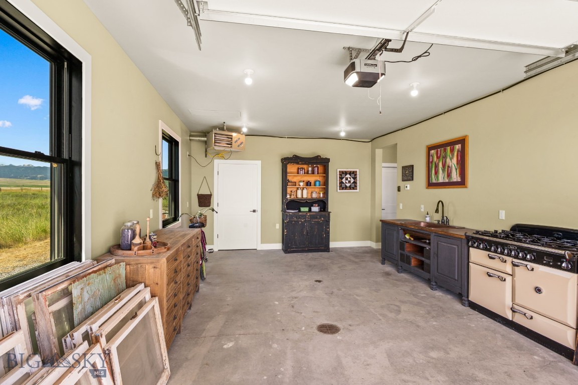 120 Horseshoe Loop