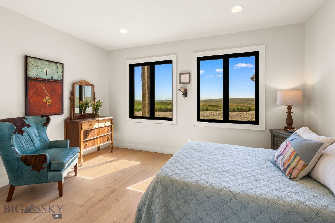 120 Horseshoe Loop