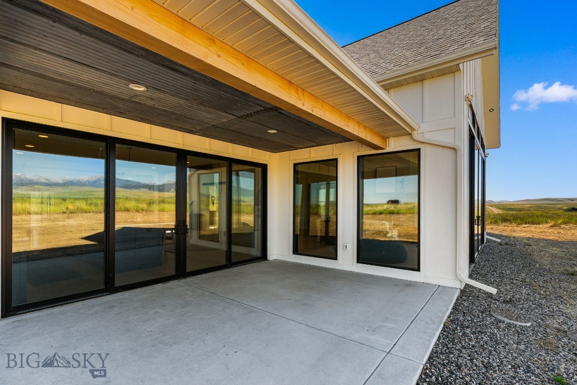 120 Horseshoe Loop
