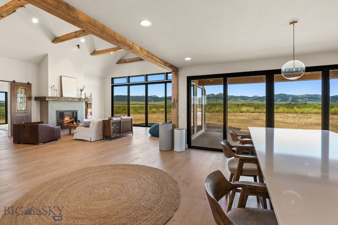 120 Horseshoe Loop