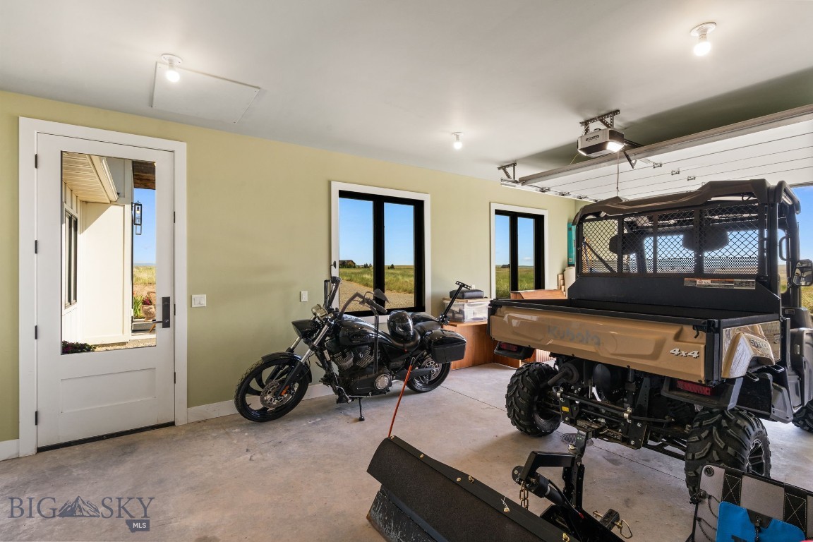 120 Horseshoe Loop