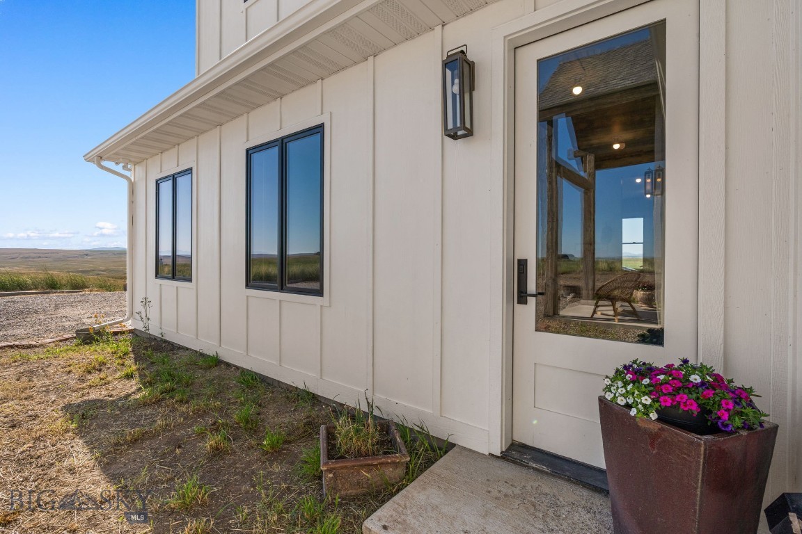 120 Horseshoe Loop