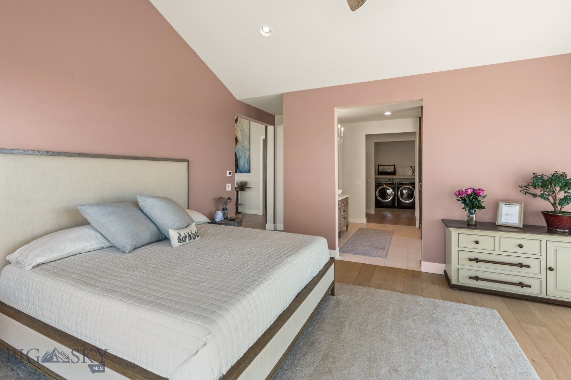120 Horseshoe Loop