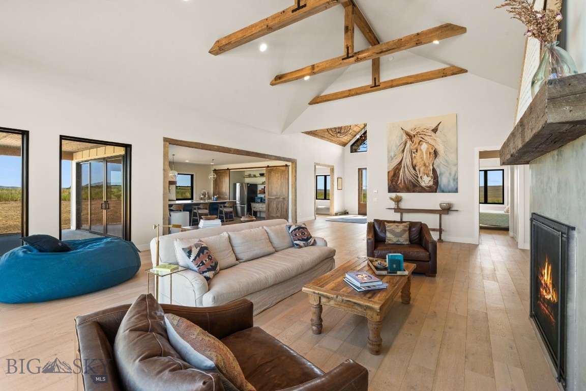 120 Horseshoe Loop