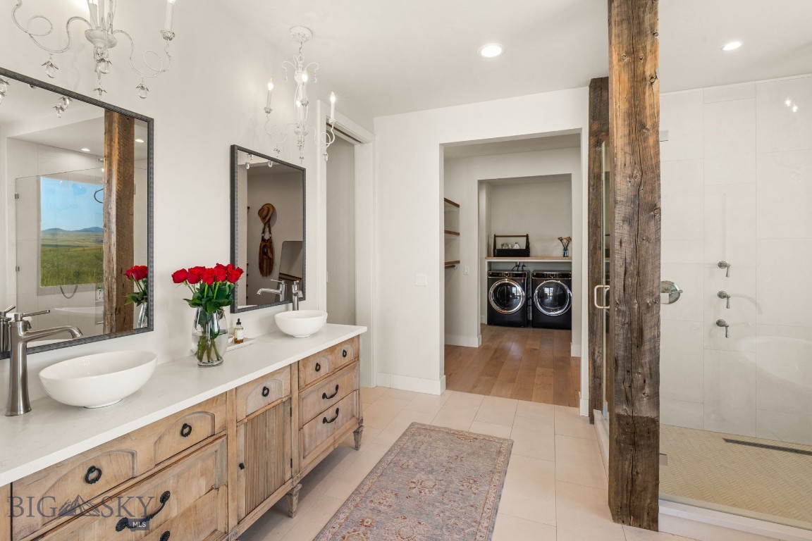 120 Horseshoe Loop