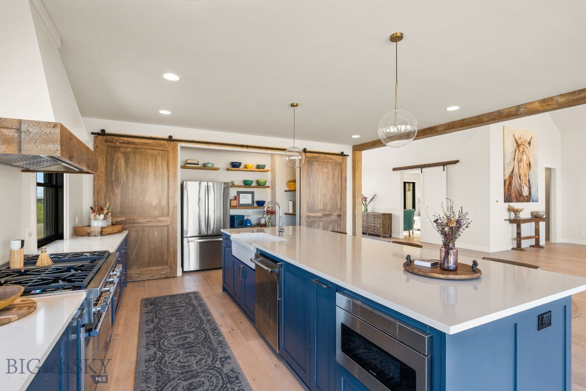 120 Horseshoe Loop