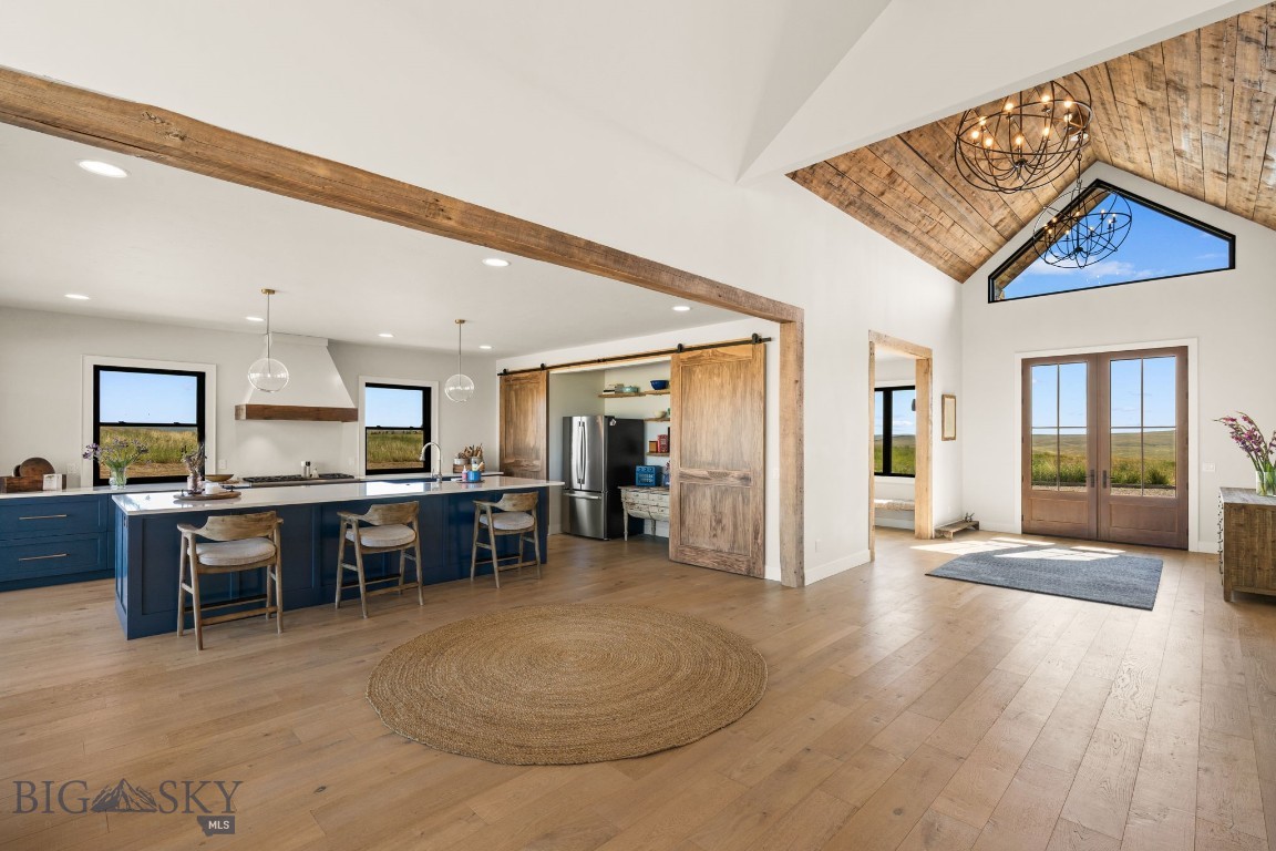 120 Horseshoe Loop
