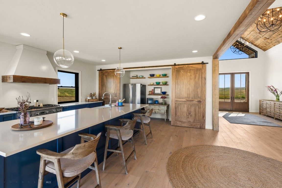 120 Horseshoe Loop