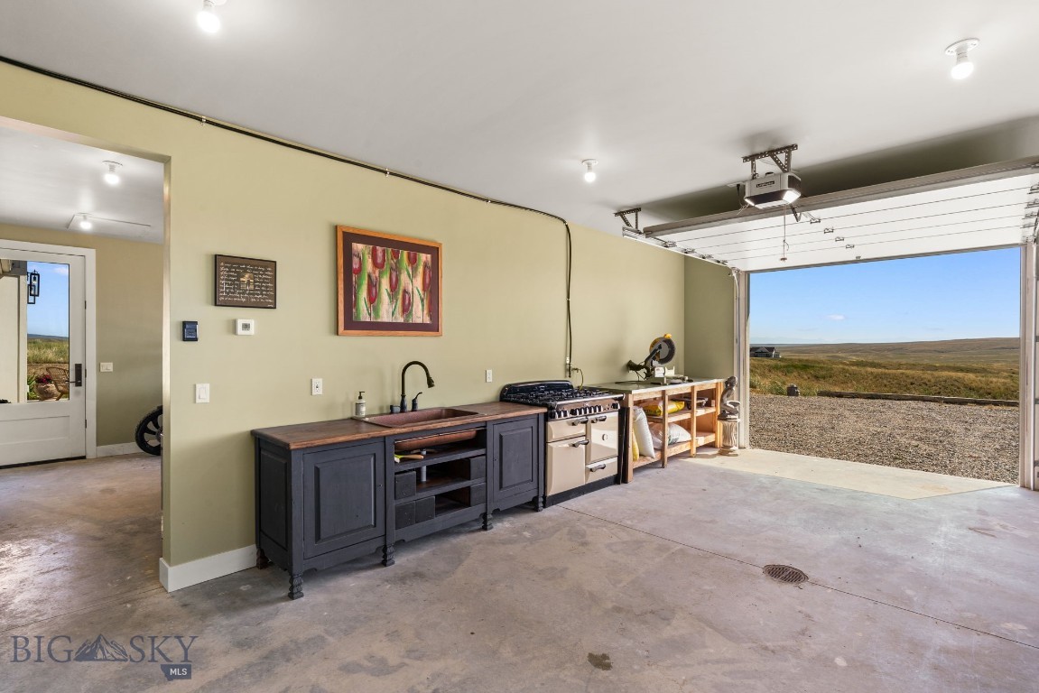 120 Horseshoe Loop