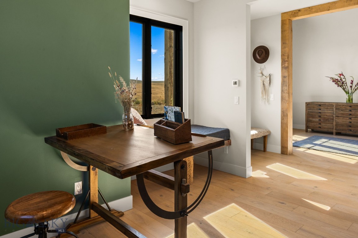 120 Horseshoe Loop
