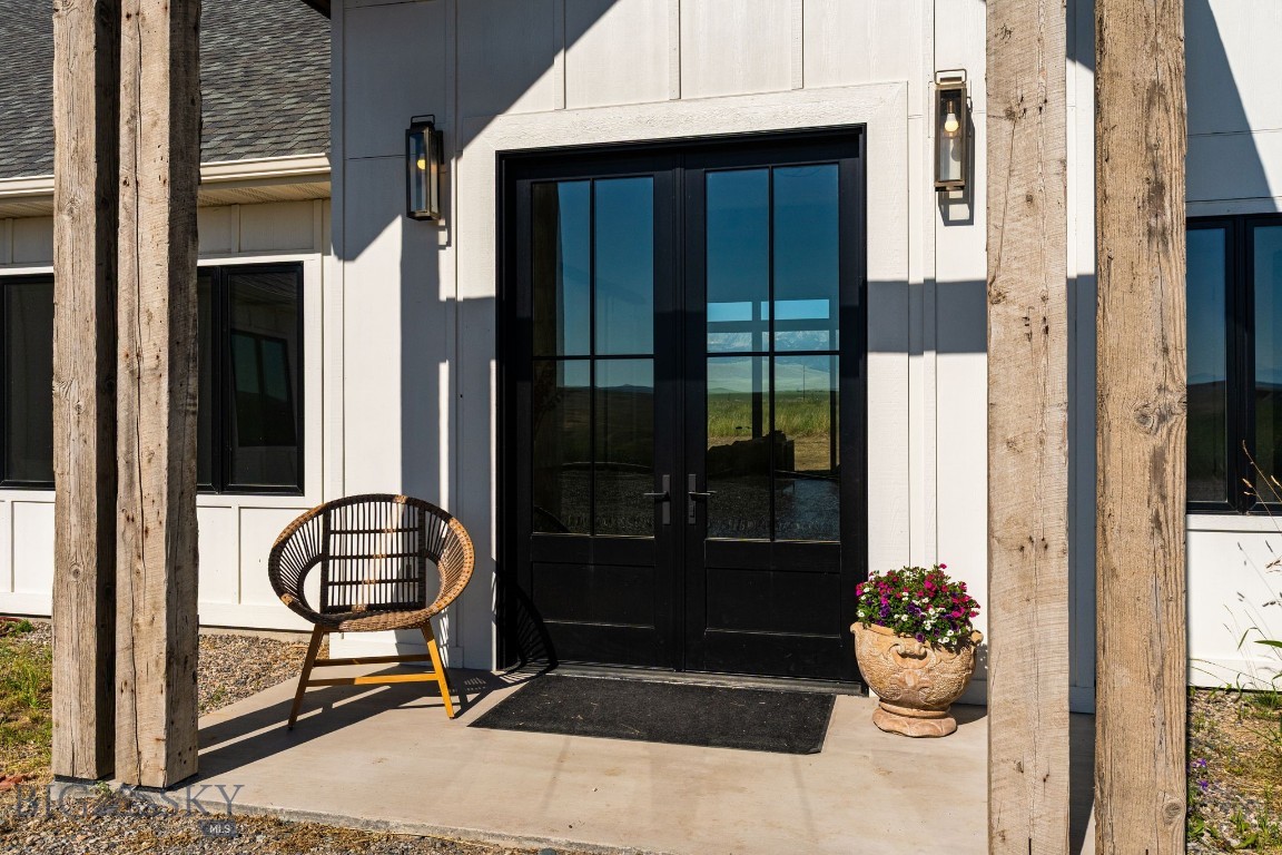 120 Horseshoe Loop
