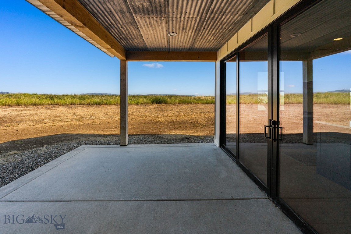 120 Horseshoe Loop