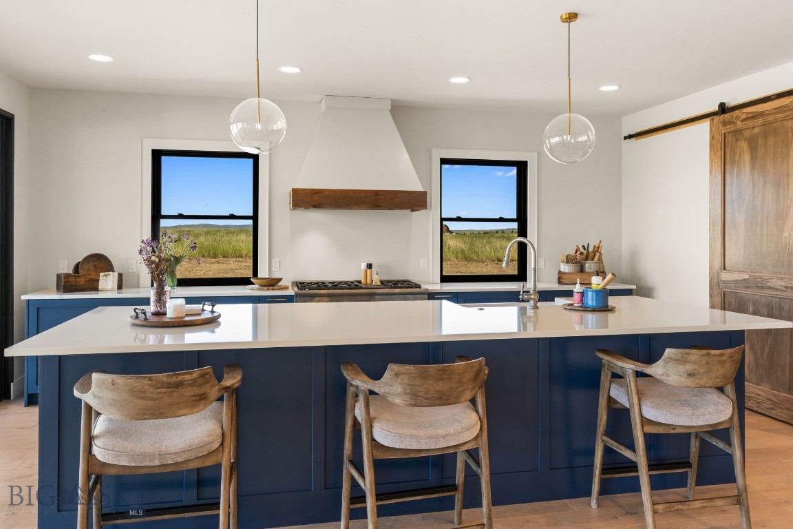 120 Horseshoe Loop