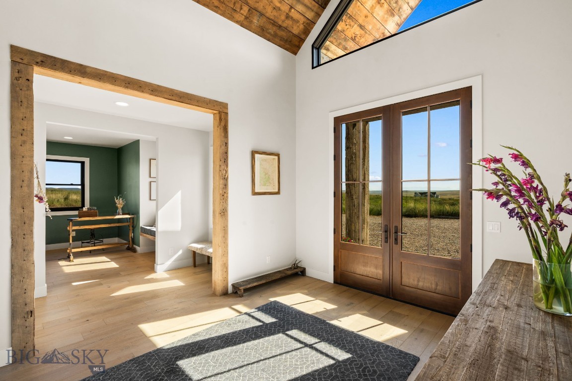 120 Horseshoe Loop