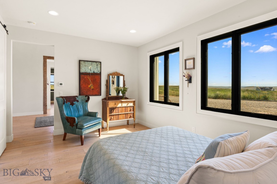 120 Horseshoe Loop