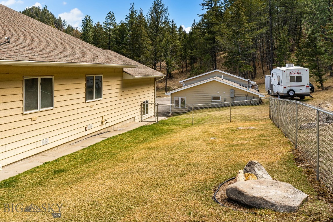 1059 State Highway 282