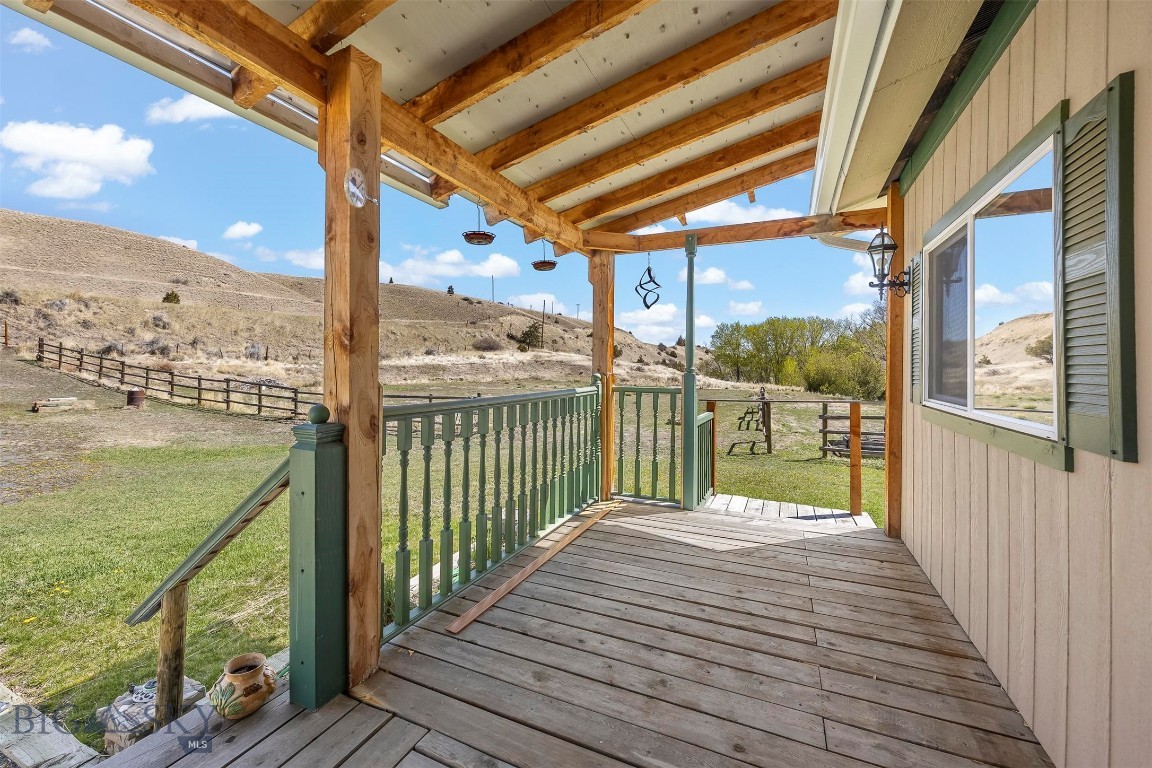 967 Highway 2 W