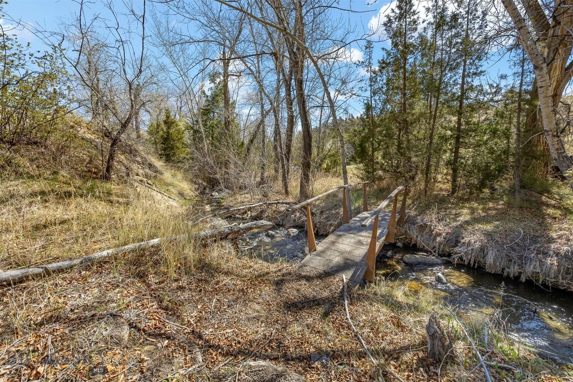 967 Highway 2 W