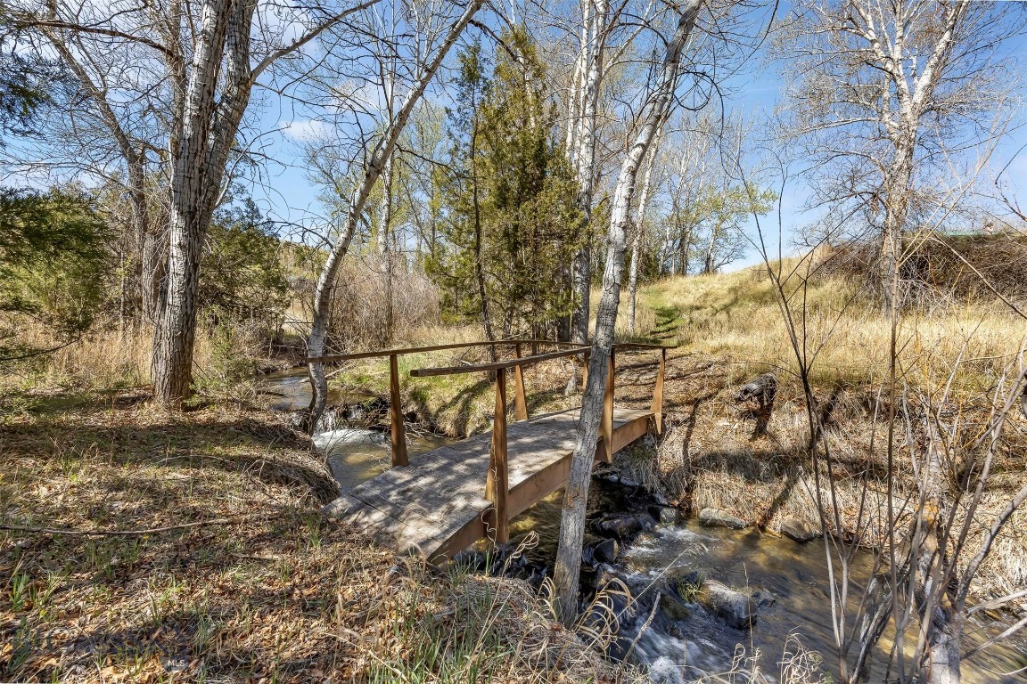 967 Highway 2 W