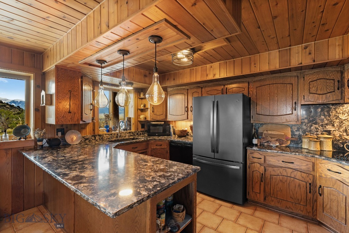 42 E L & M Ranch