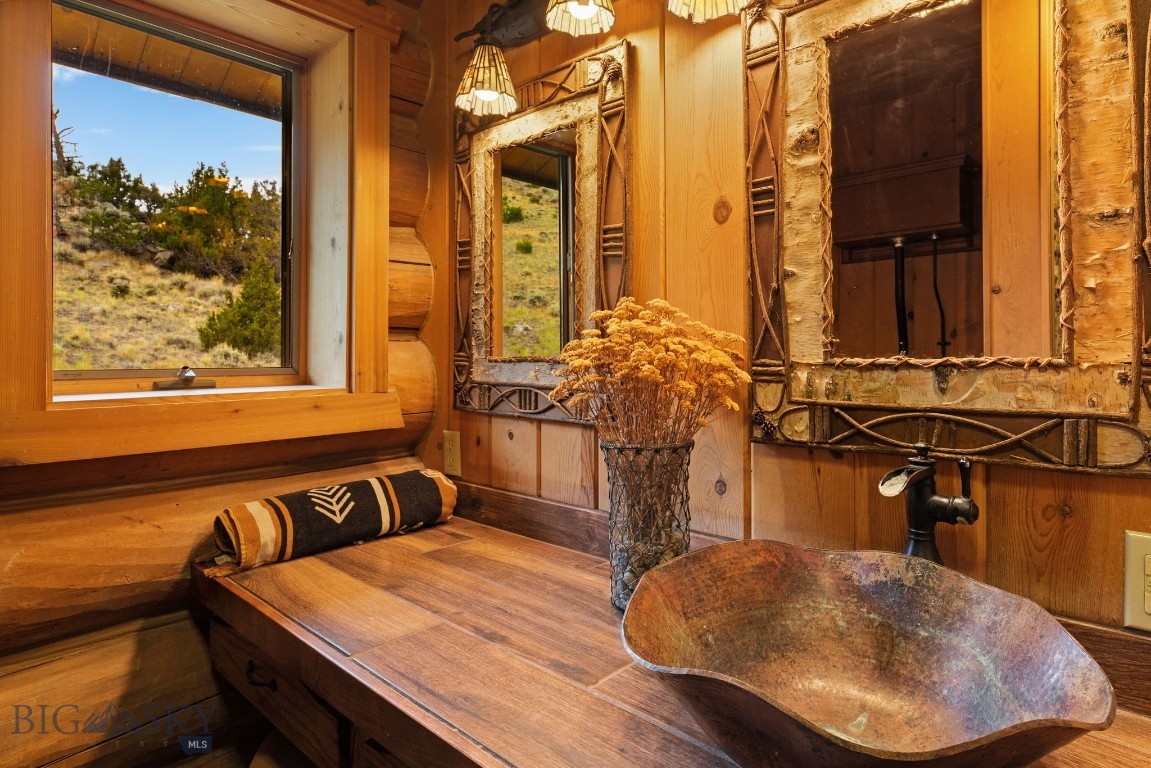 42 E L & M Ranch