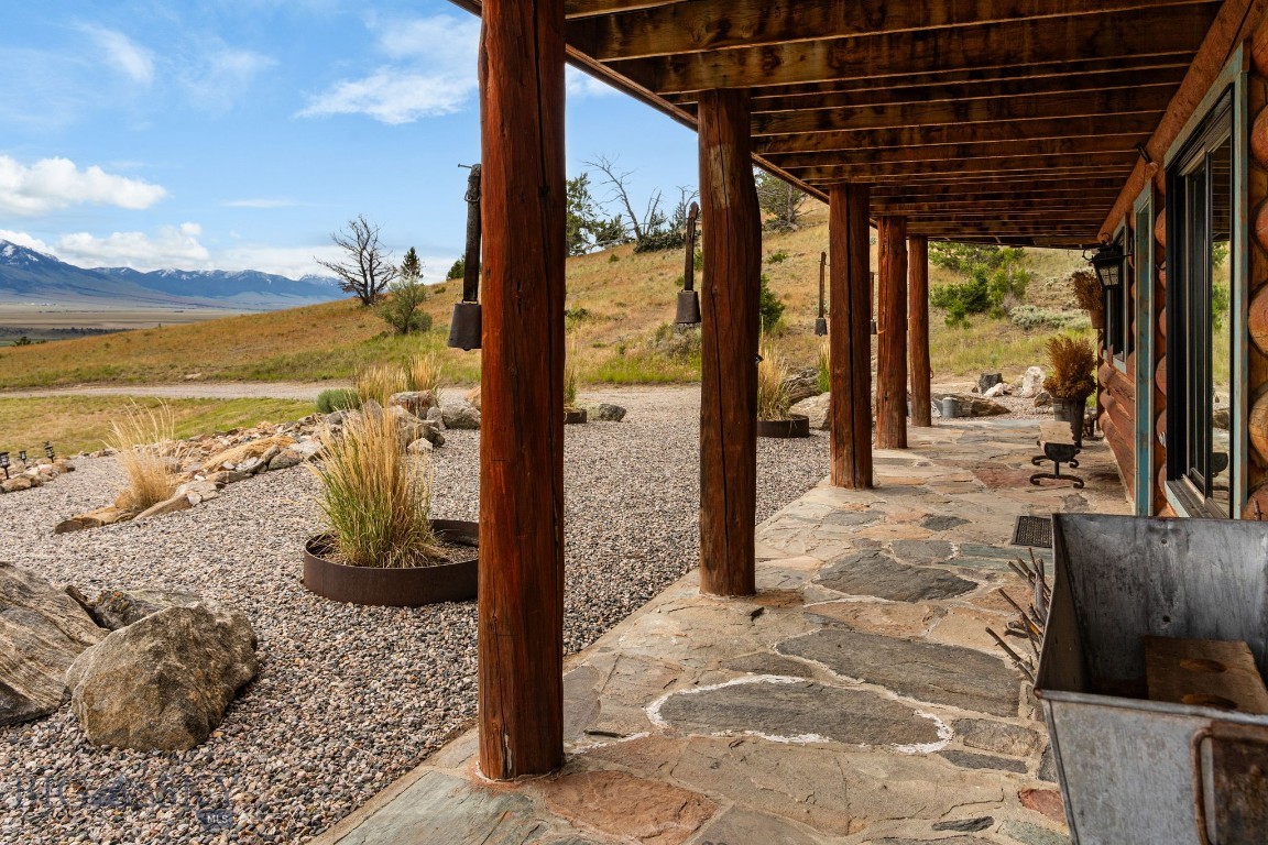 42 E L & M Ranch