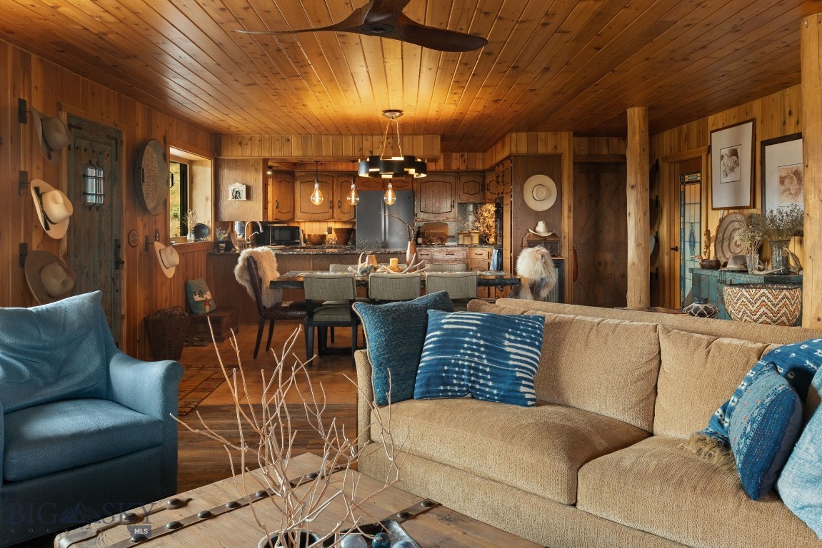 42 E L & M Ranch