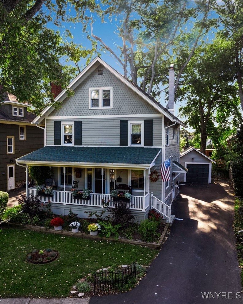 19 Lakeview Parkway