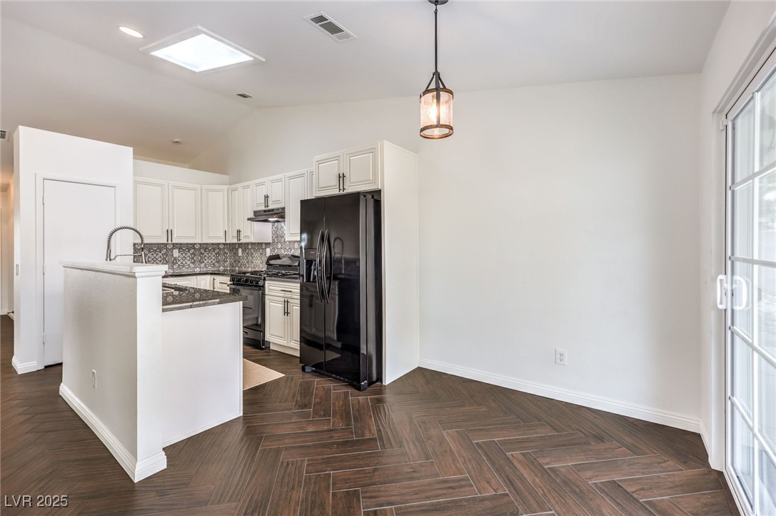 320 Mindoro Avenue