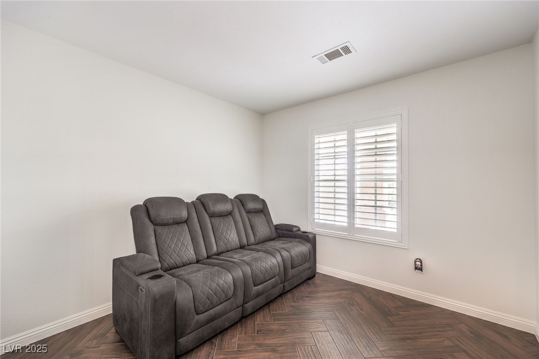 320 Mindoro Avenue