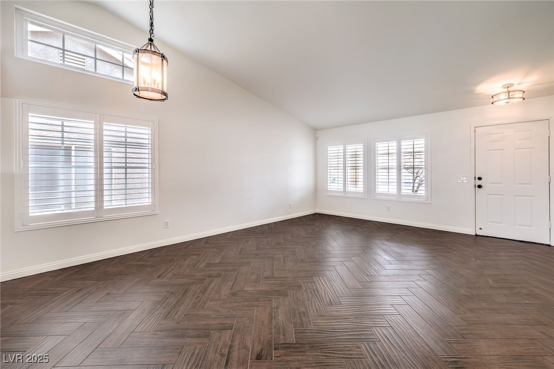 320 Mindoro Avenue