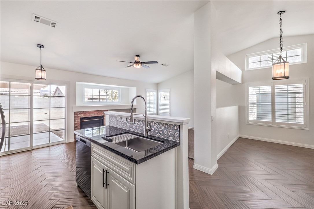 320 Mindoro Avenue