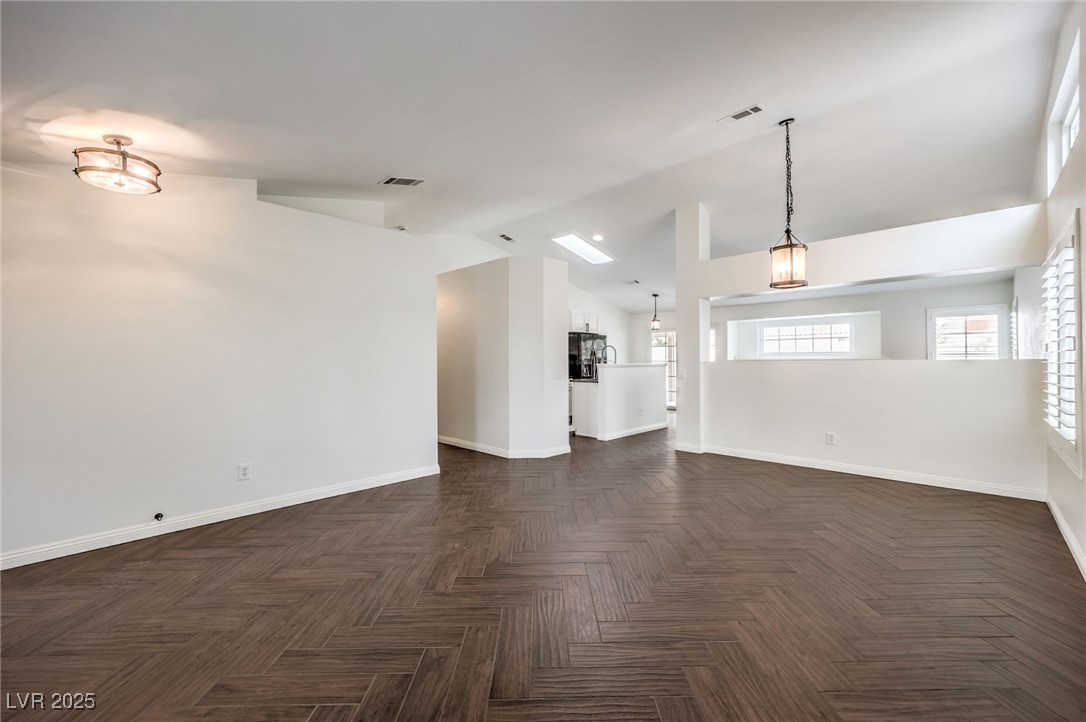 320 Mindoro Avenue