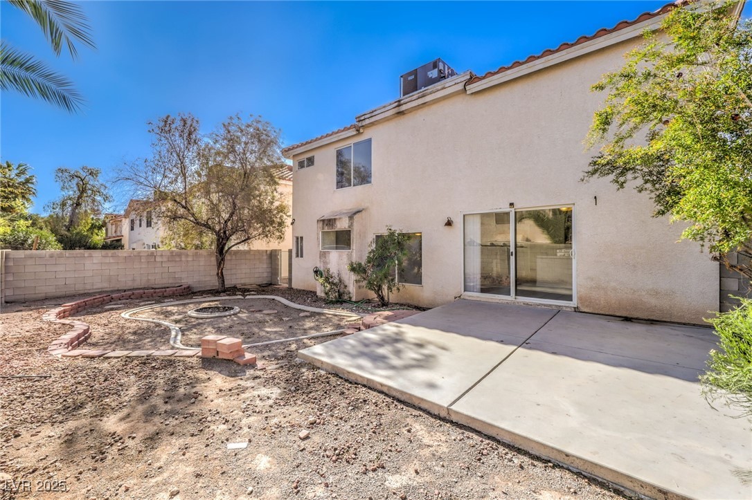 8736 Raindrop Canyon Avenue