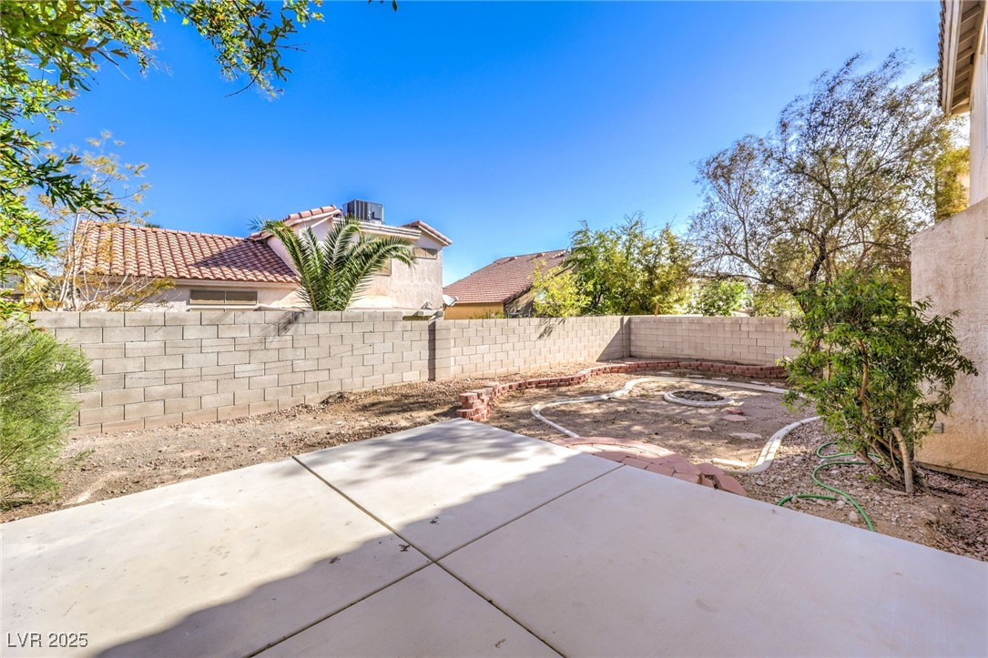 8736 Raindrop Canyon Avenue