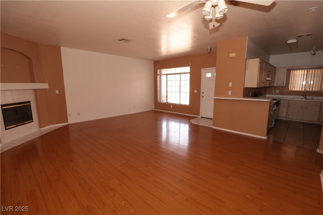 1900 North Torrey Pines Drive 225