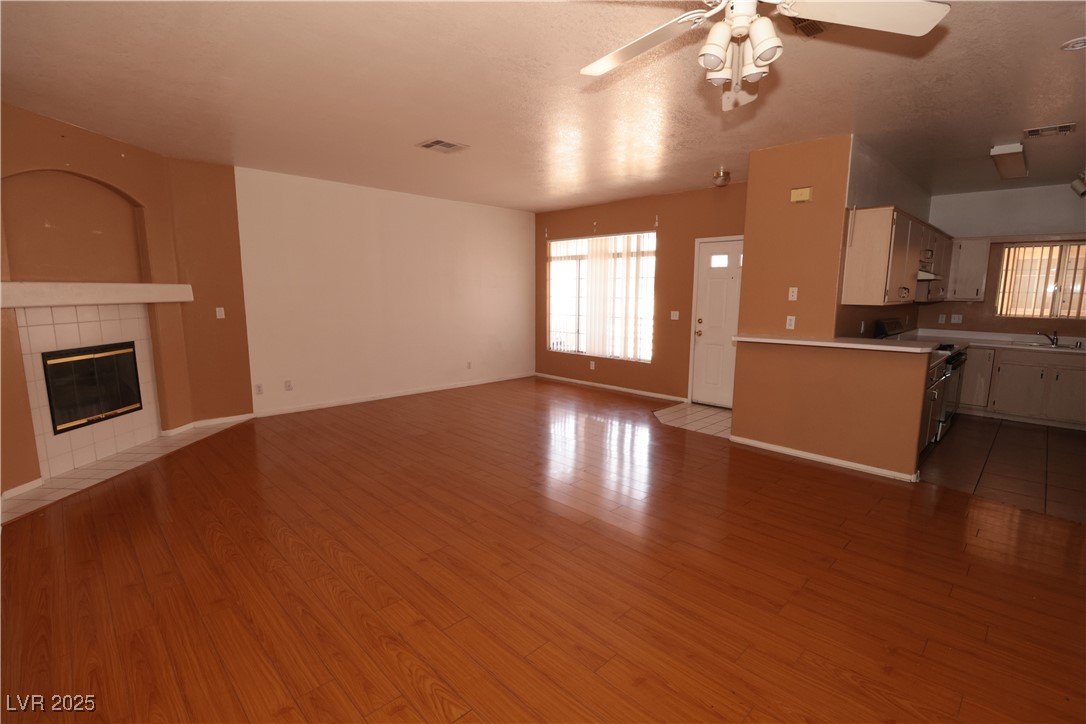 1900 North Torrey Pines Drive 225