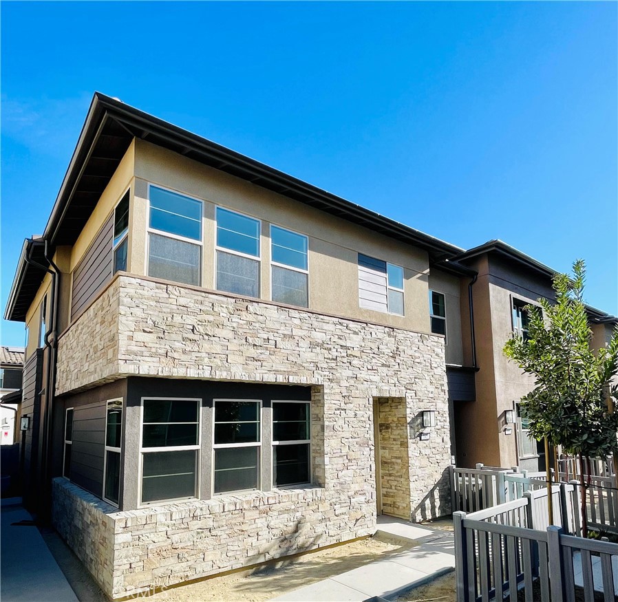 645 Hazel Dr