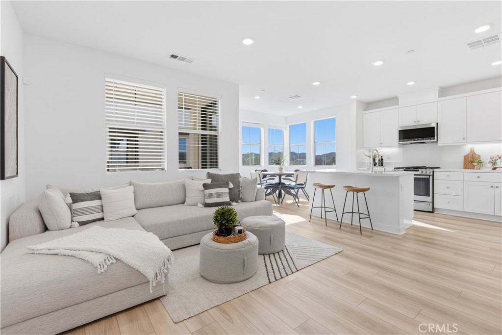 1300 Lasso Way 305