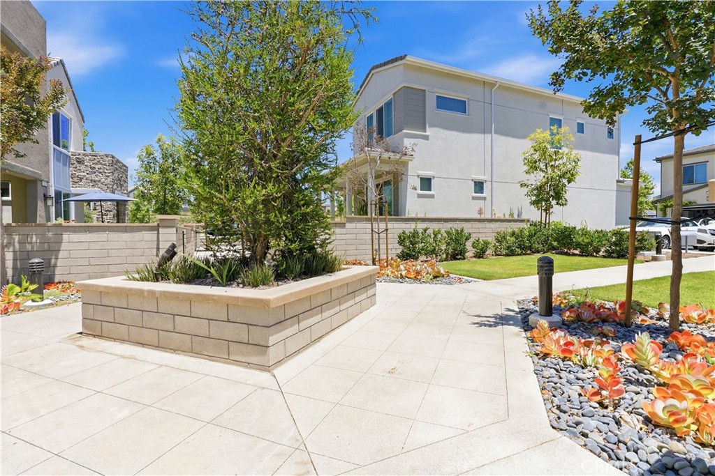 741 Pinto Way