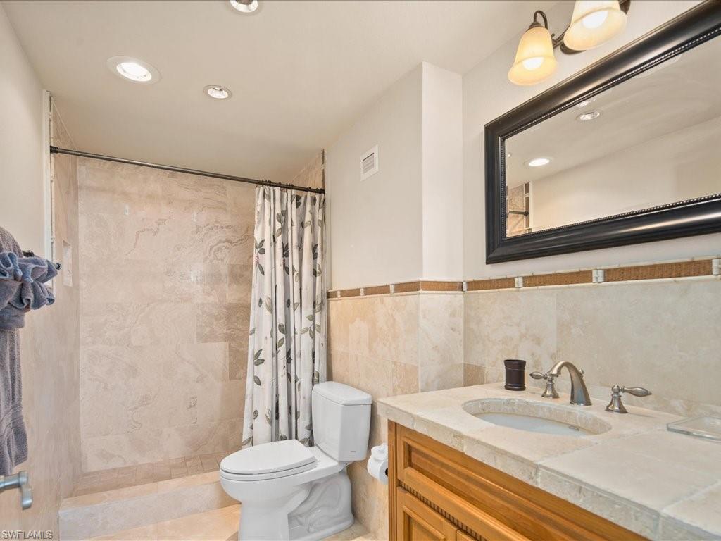 140 SEAVIEW CT Unit: 202N