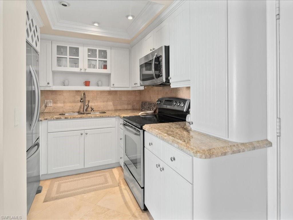 140 SEAVIEW CT Unit: 202N