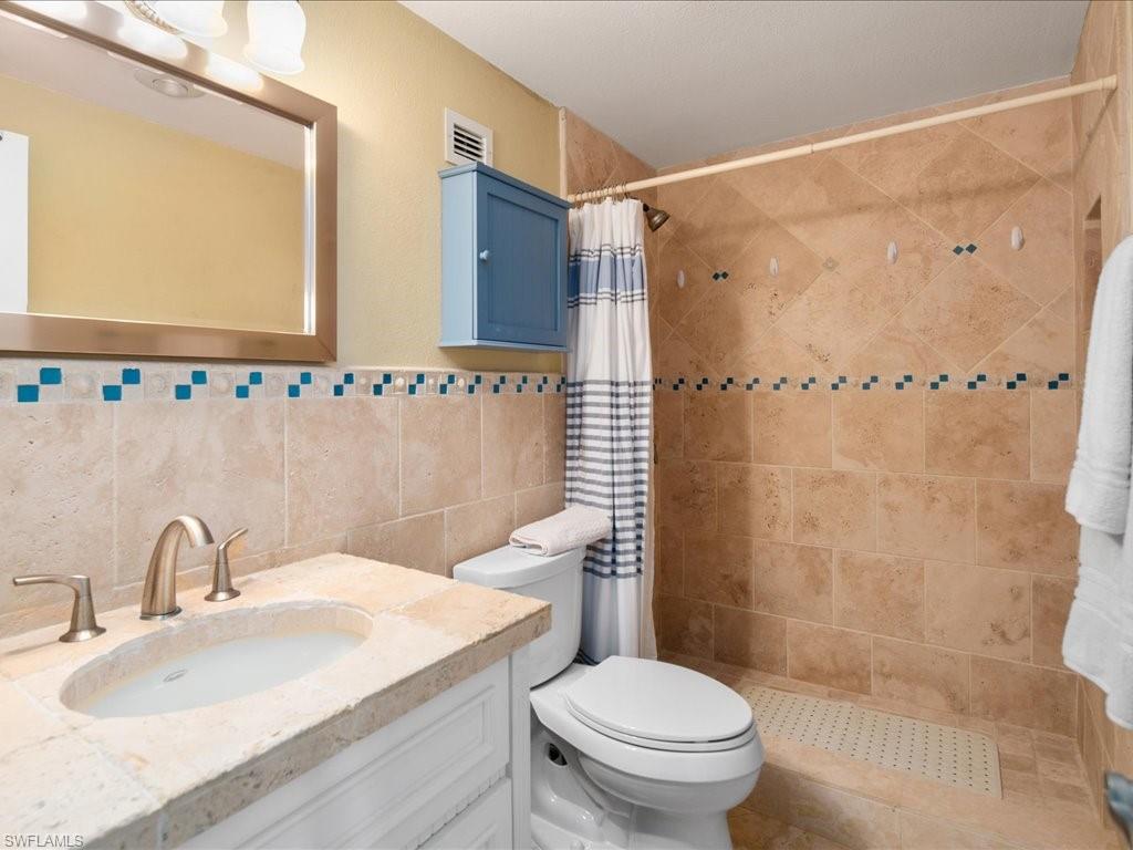 140 SEAVIEW CT Unit: 202N