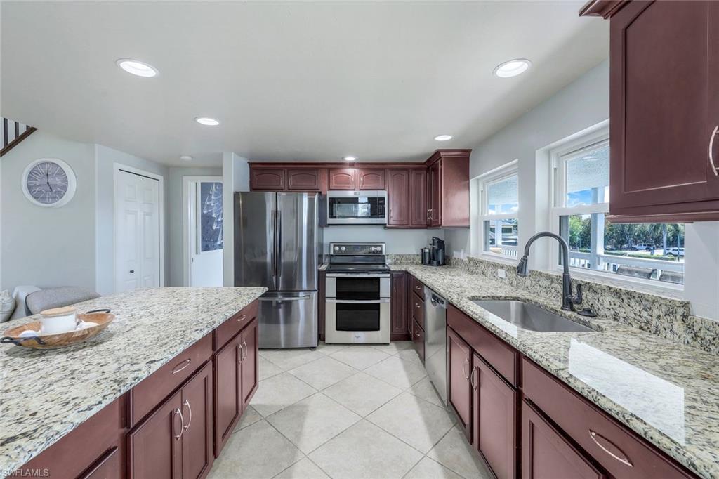 748 Rose CT