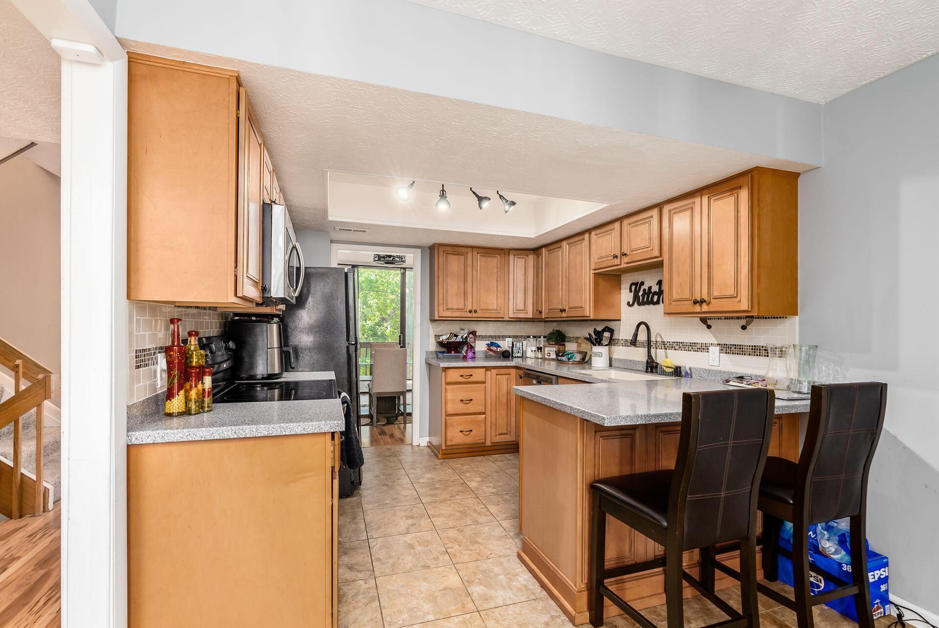 4845 Smoketalk Lane, 7 7