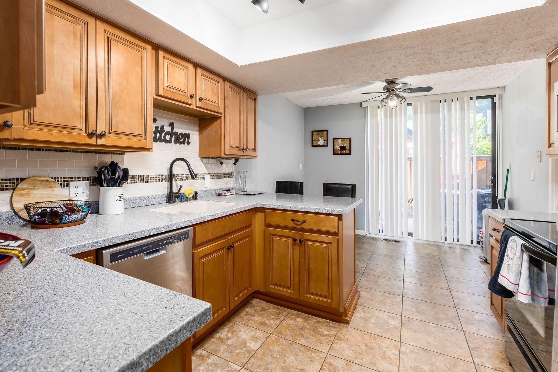 4845 Smoketalk Lane, 7 7